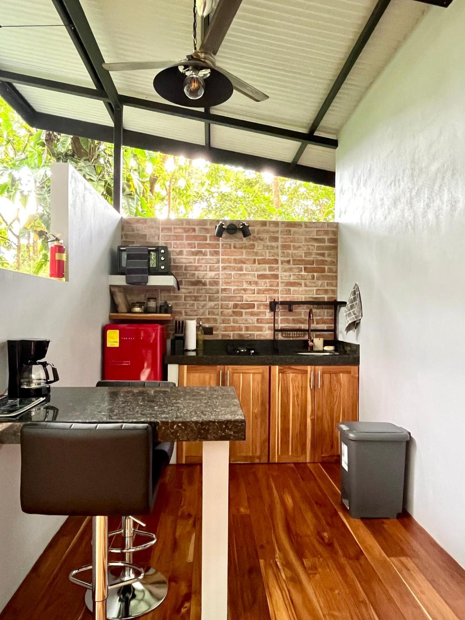 Industrial Studio With Private Jacuzzi Uvita Exterior photo