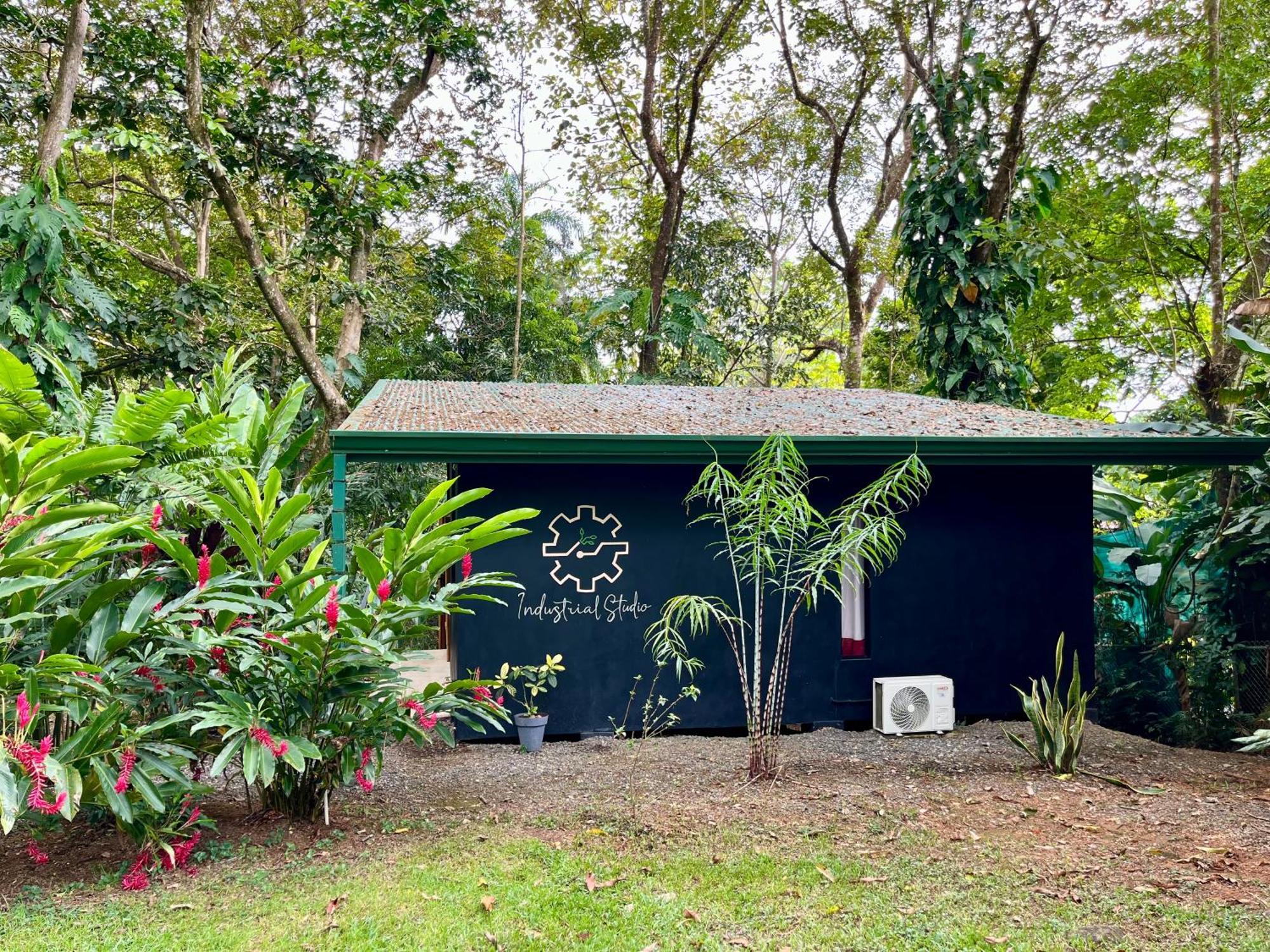 Industrial Studio With Private Jacuzzi Uvita Exterior photo